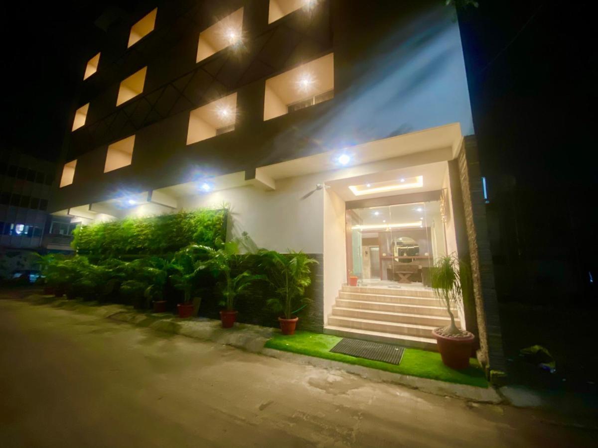 Hotel Vrindavan Palace Indore Exterior foto